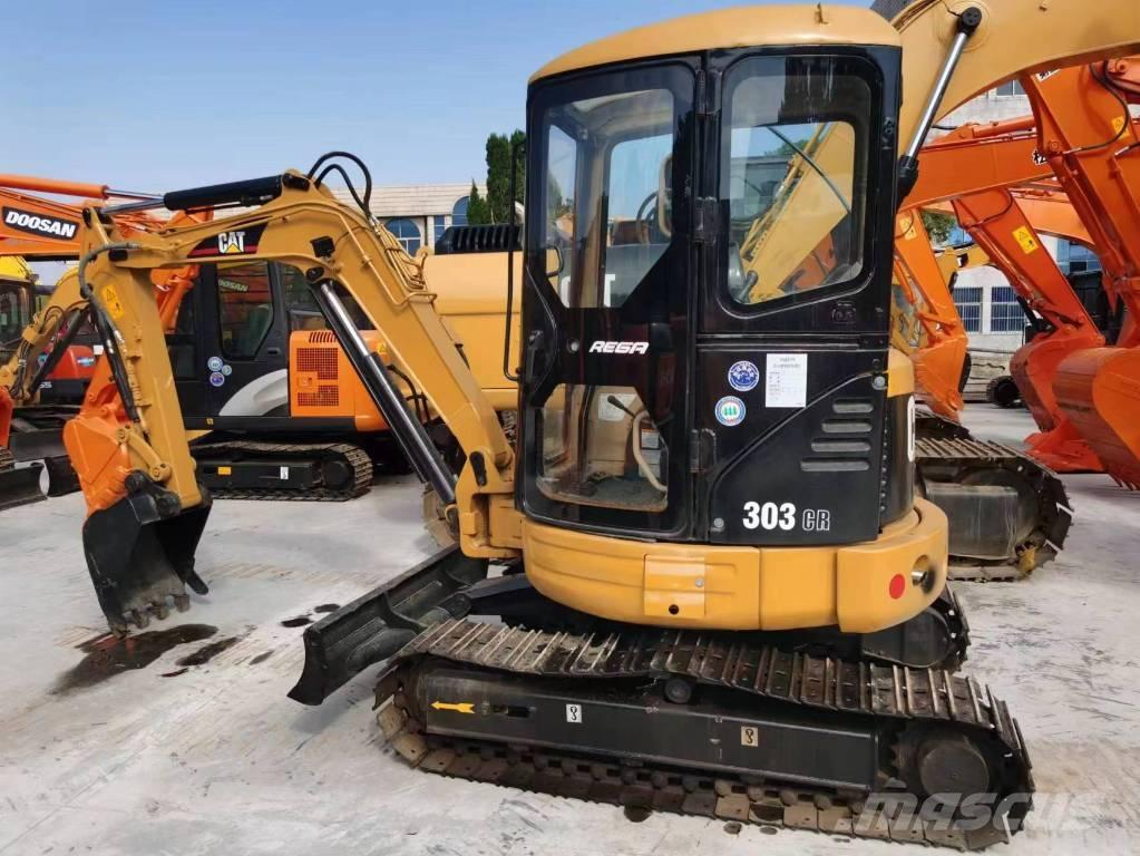CAT 303 CR 小型挖掘机