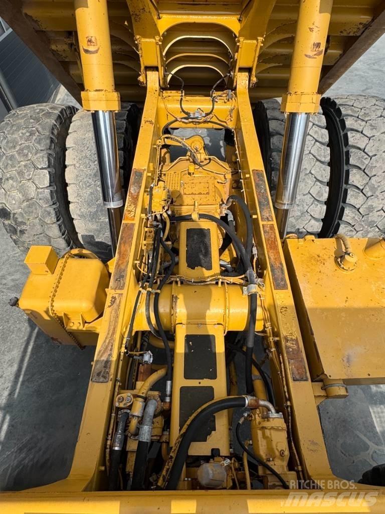 CAT 775 E 刚性自卸车