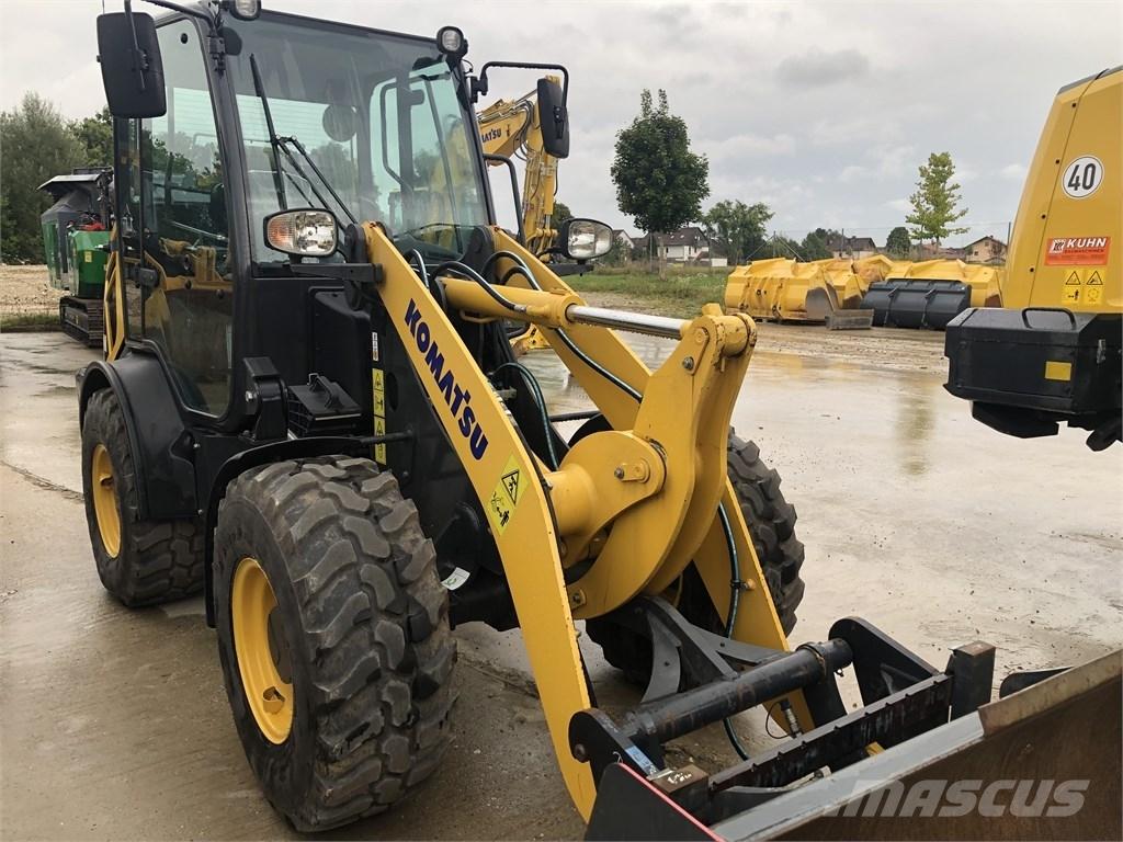 Komatsu WA70M-8 小型装载机