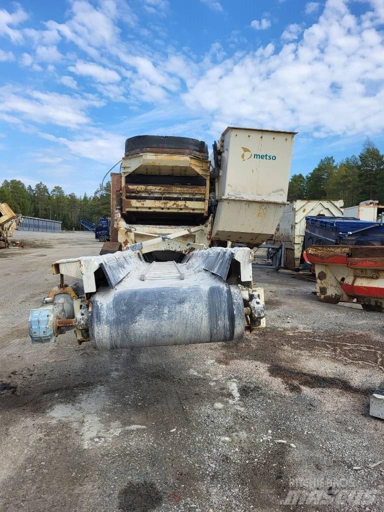 Metso LT 300 GPB 移动式破碎机