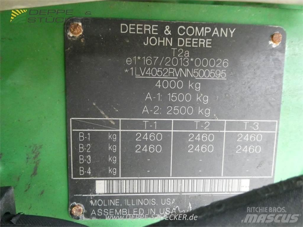 John Deere 4052R 小型拖拉机