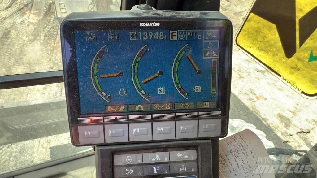 Komatsu PW 148-8 轮式挖掘机