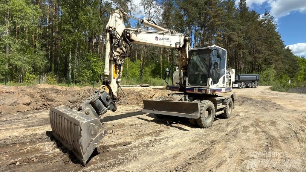 Komatsu PW 148-8 轮式挖掘机