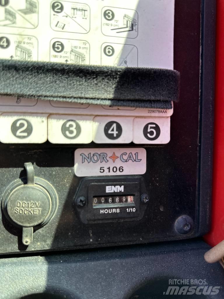 SkyJack SJ 843 伸缩臂叉装车|叉装车