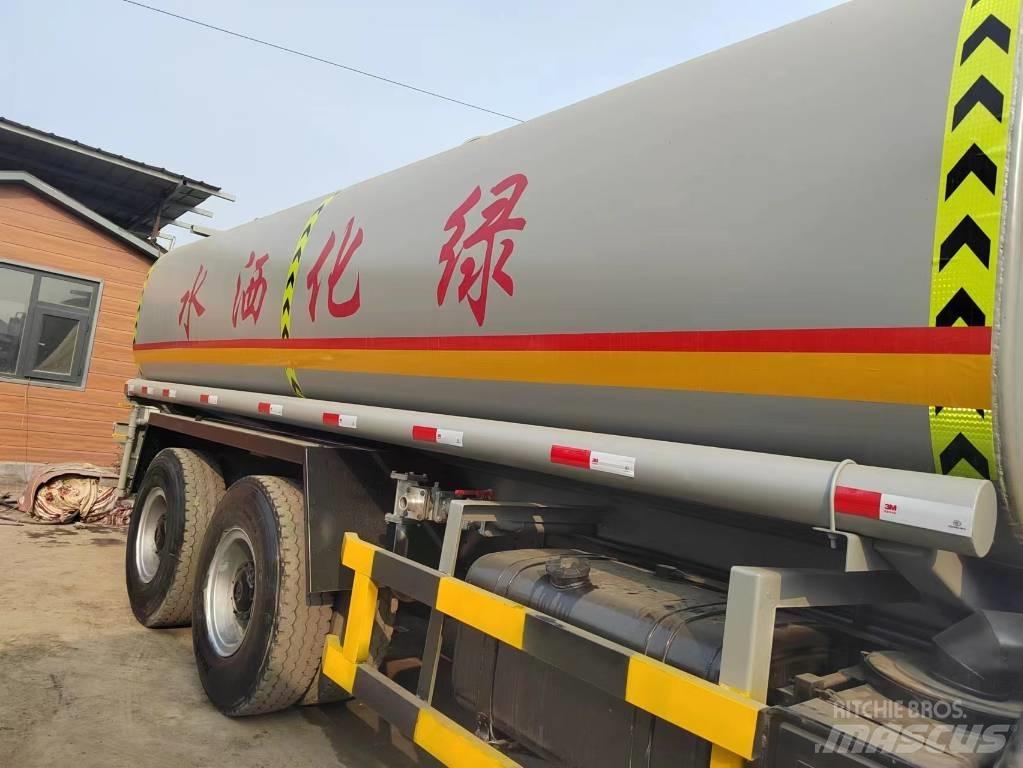 Shacman F3000 6X4 水罐车