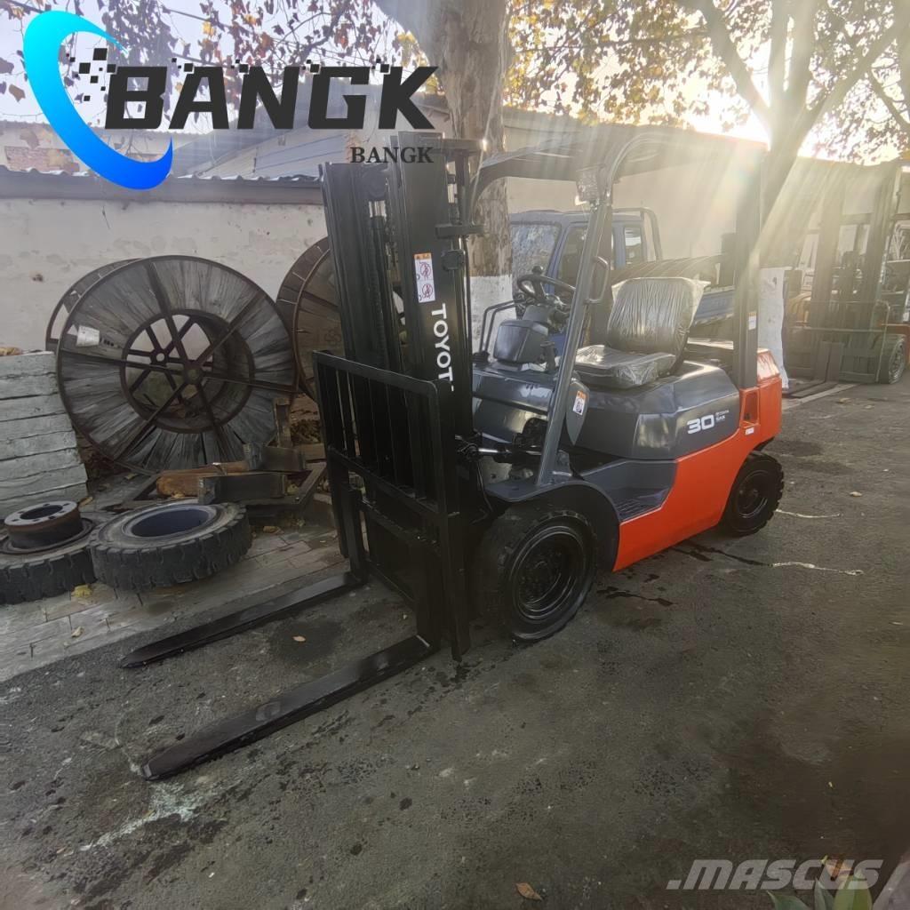 Toyota 8 F 30 柴油叉车
