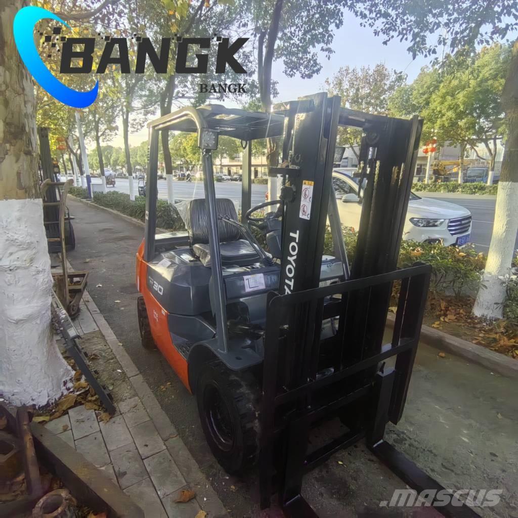 Toyota 8 F 30 柴油叉车