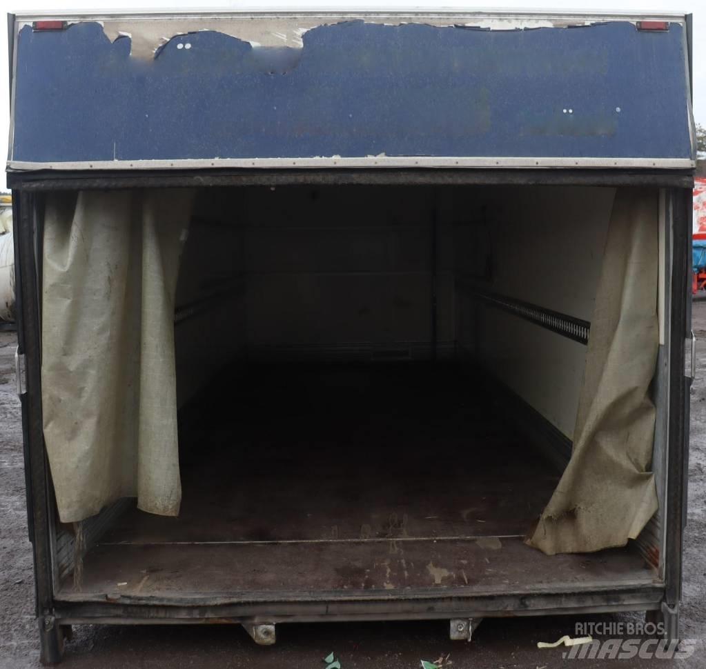 Volvo FL 240 储物箱