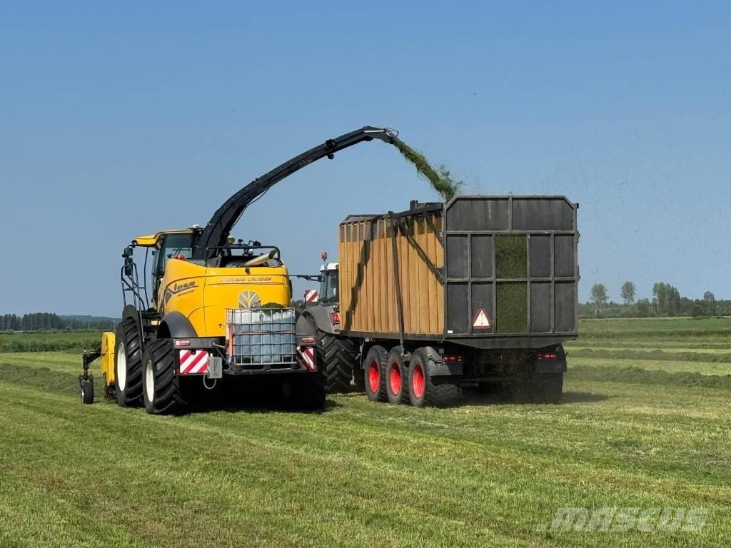 New Holland FR 550 自走式青贮饲料收割机