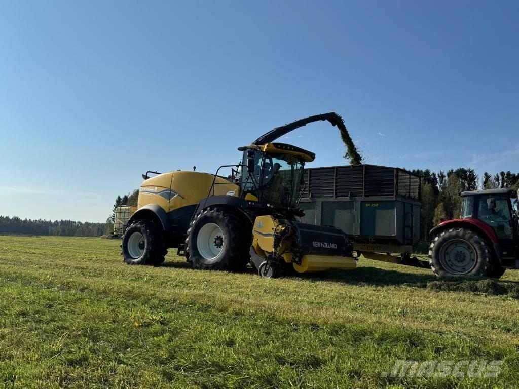 New Holland FR 550 自走式青贮饲料收割机