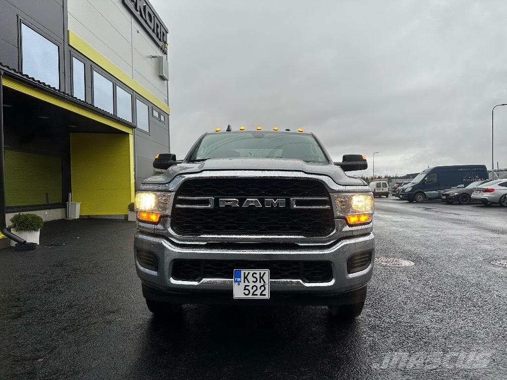 RAM 2500 Tradesman 皮卡车