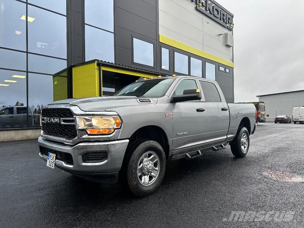 RAM 2500 Tradesman 皮卡车