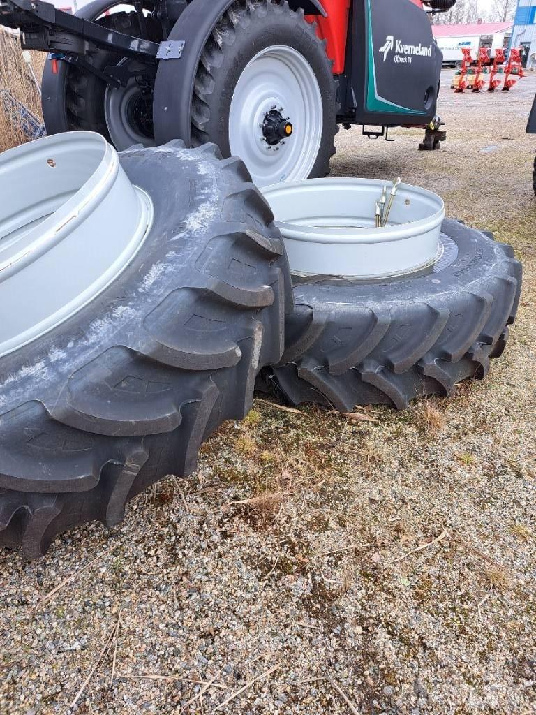  Paripyörät 520/85R42 轮胎、车轮、轮圈