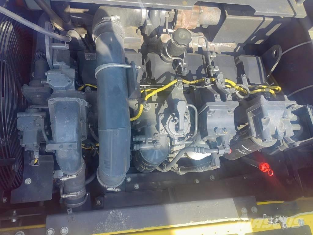 Komatsu PC450-8 履带挖掘机