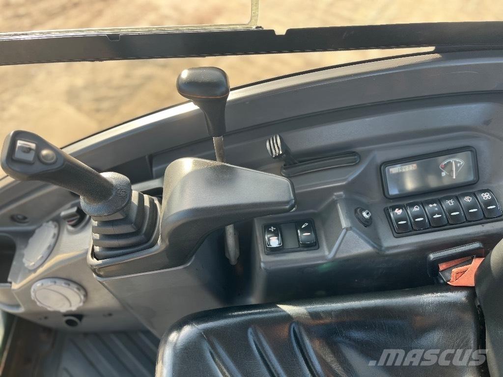 Volvo EC 18D 小型挖掘机