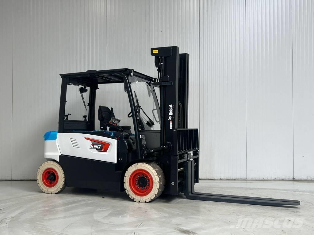Bobcat B50XC-7 电动叉车