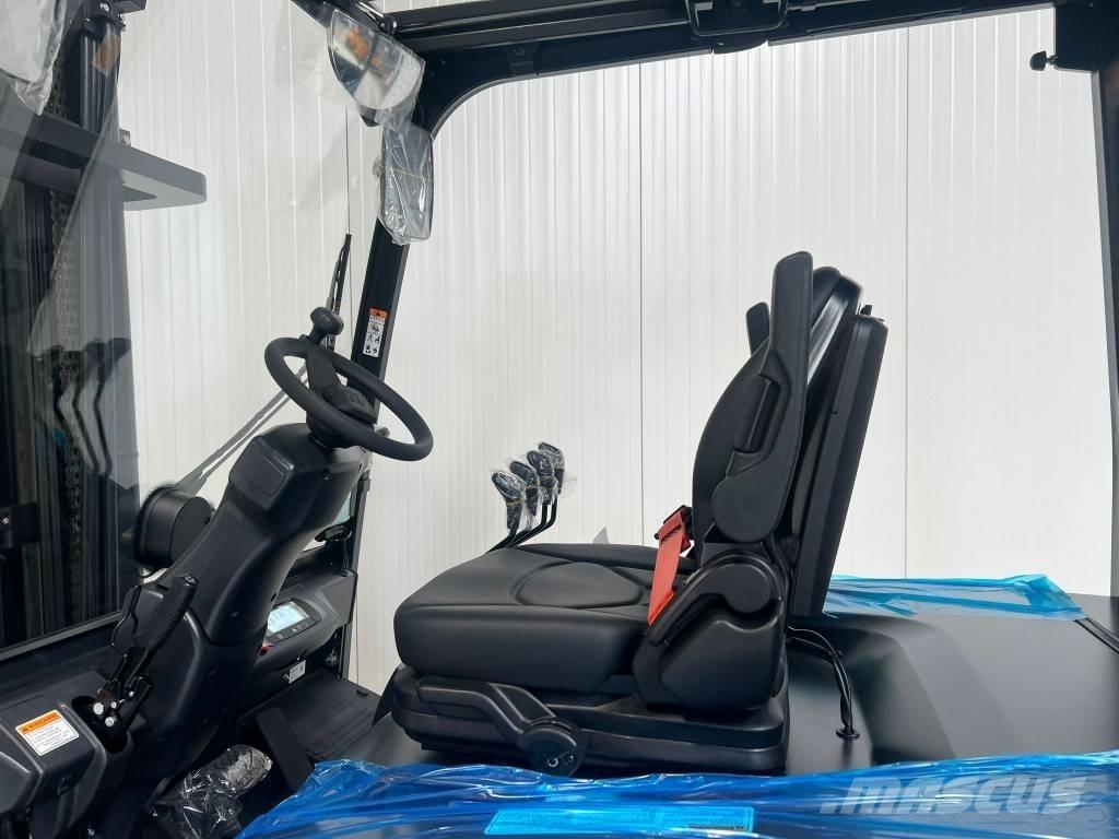 Bobcat B50XC-7 电动叉车