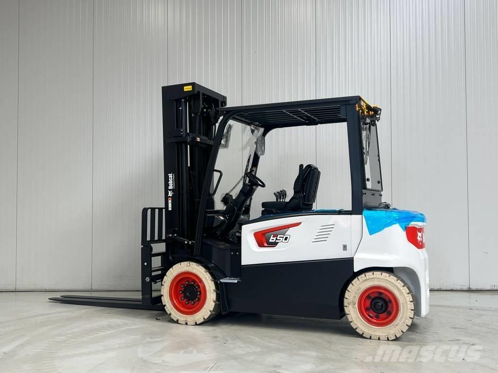 Bobcat B50XC-7 电动叉车