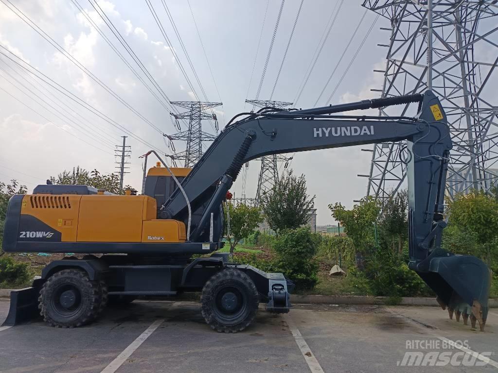 Hyundai R210W 轮式挖掘机