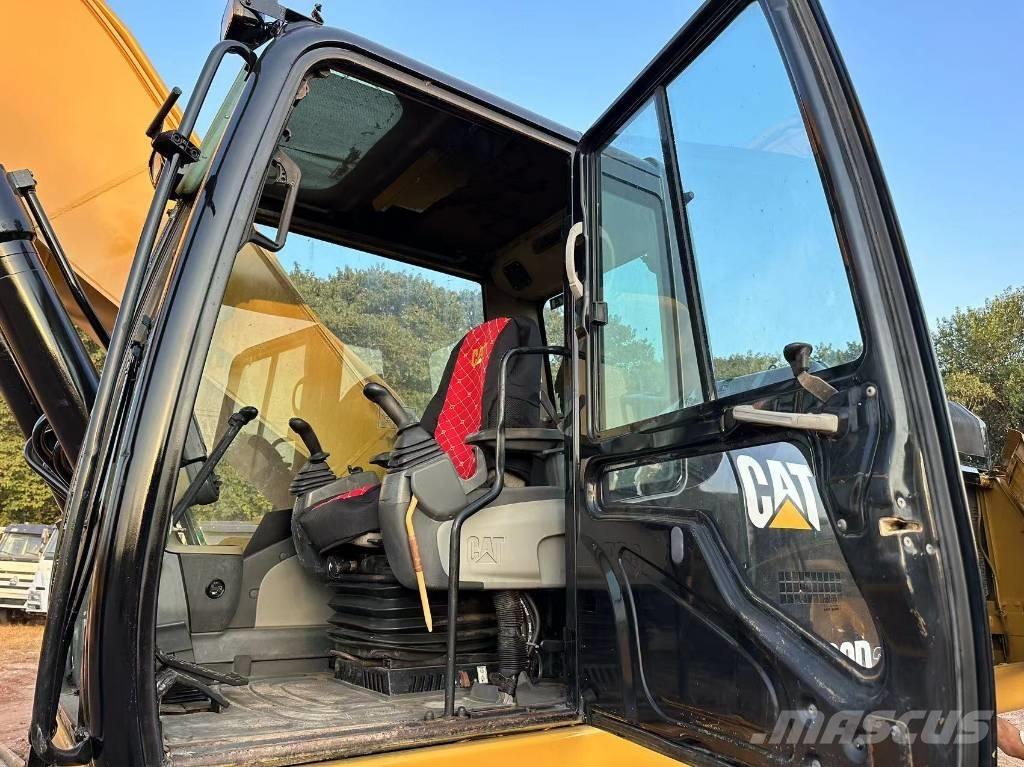 CAT 330 D2L 履带挖掘机