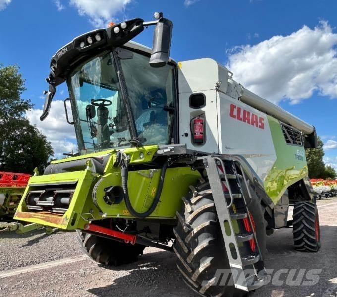 CLAAS TRION 640 联合收割机
