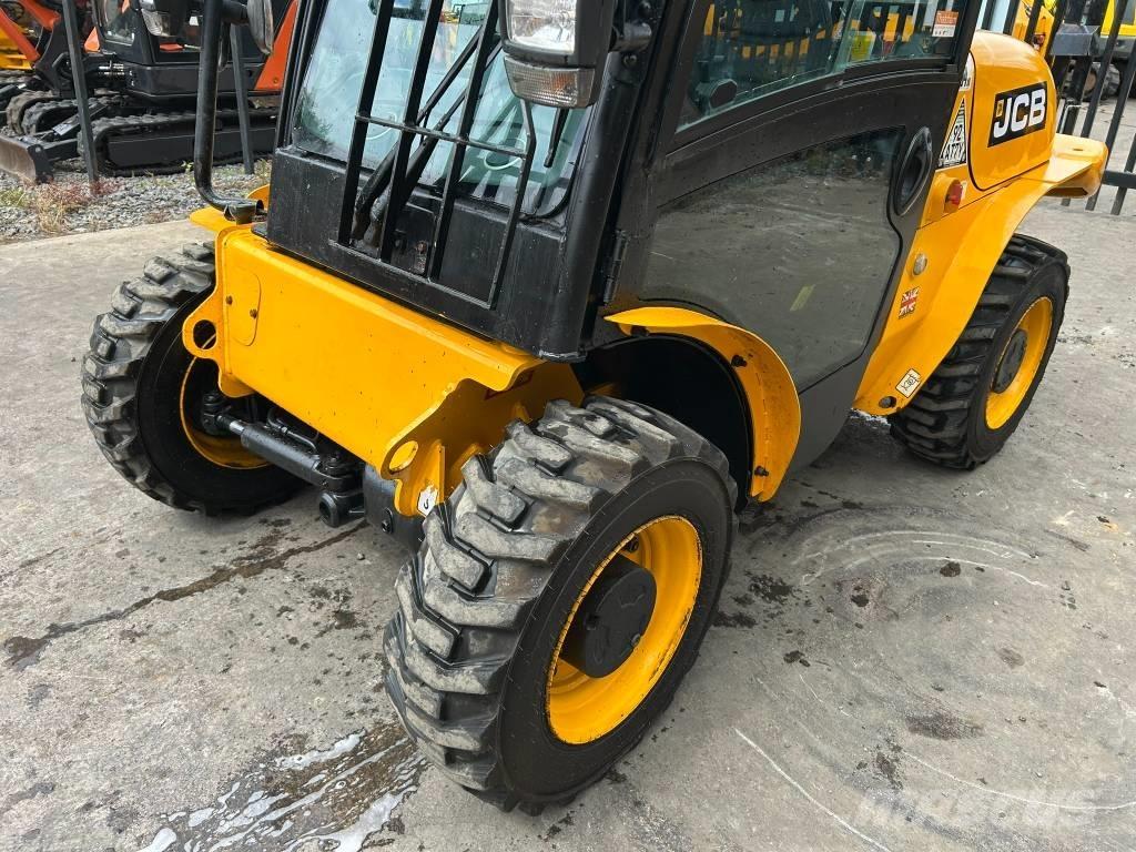 JCB 520-40 伸缩臂叉装车|叉装车
