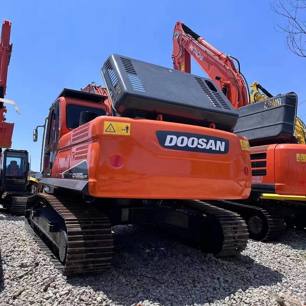 Doosan DX 225 LC 履带挖掘机