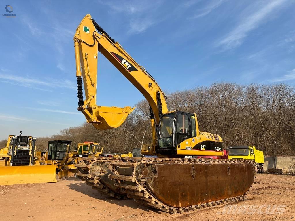 CAT 320 C L 水陆两栖挖掘机