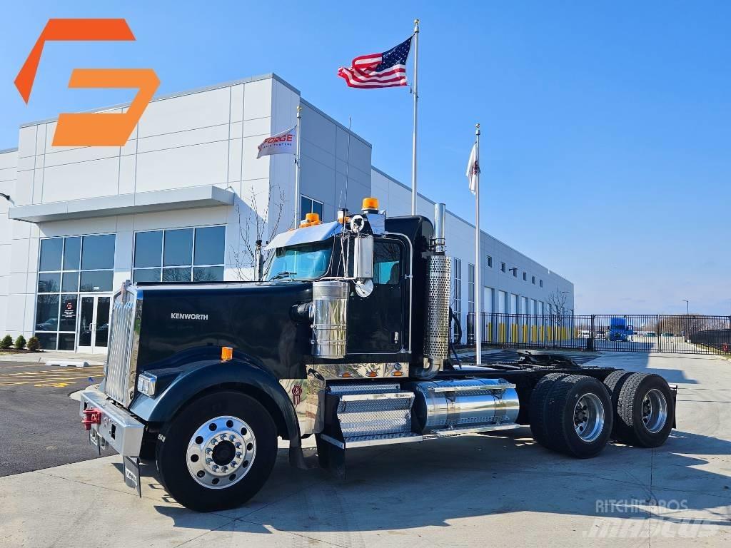 Kenworth W900 牵引车