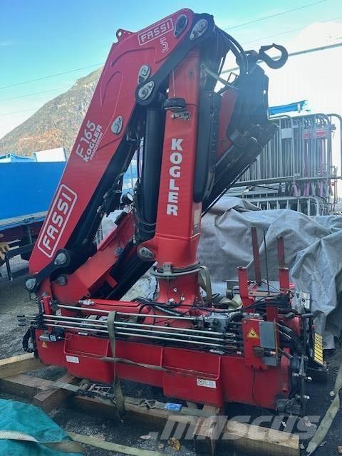 Fassi F 165 随车折臂吊