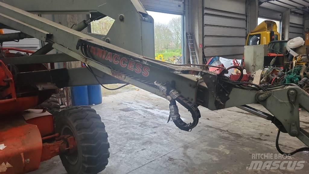 Manitou 165 ATJ 曲臂高空工作平台