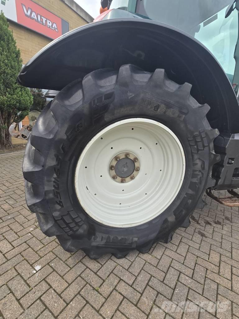 Valtra T 174 拖拉机/农用车