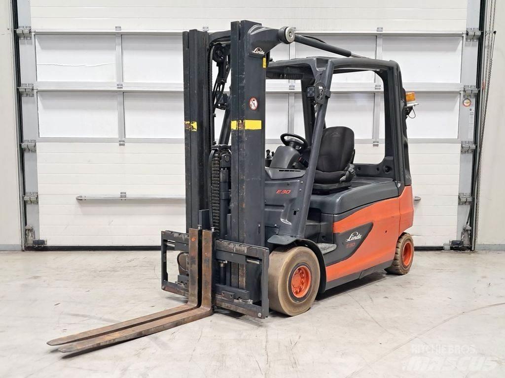Linde E30L-01 电动叉车