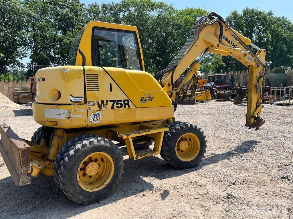 Komatsu PW 75 R 轮式挖掘机