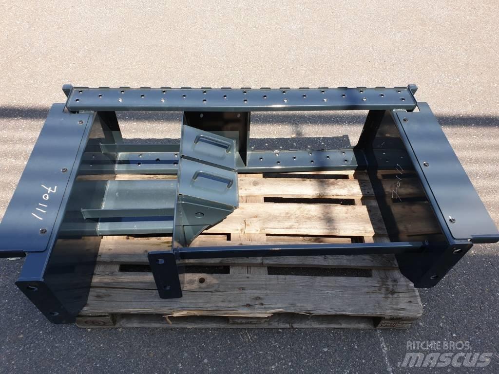 Hyundai Steps - HW140 底盘和悬架