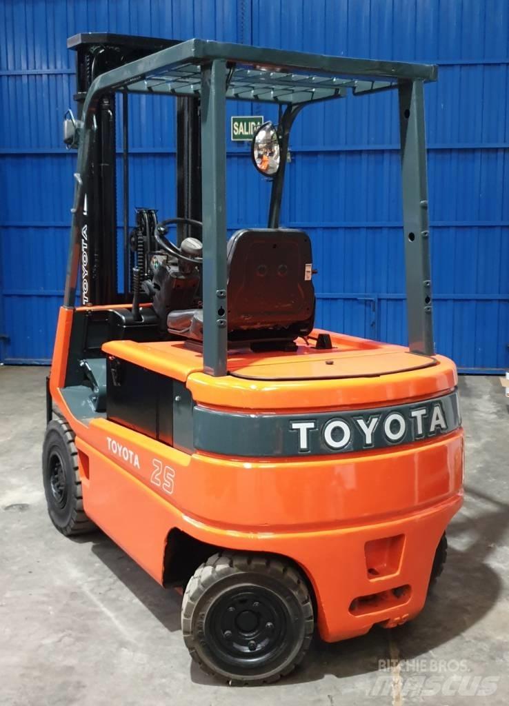 Toyota FBM 25 电动叉车