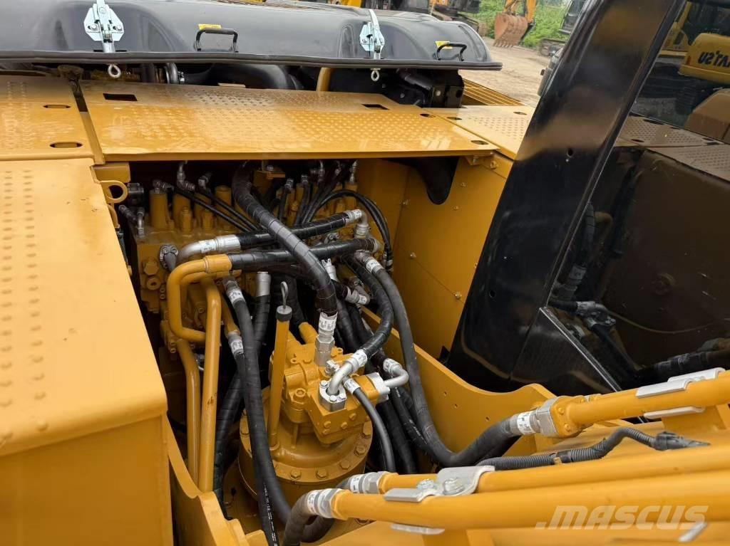 CAT 320D2 履带挖掘机