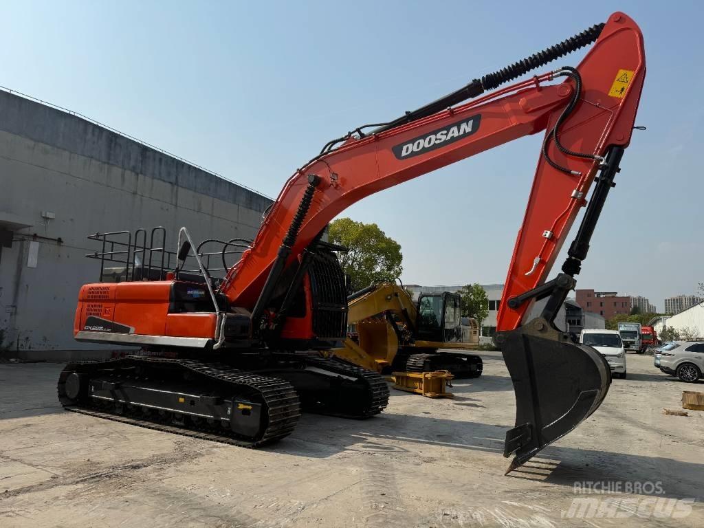 Doosan DX 225 LC 履带挖掘机