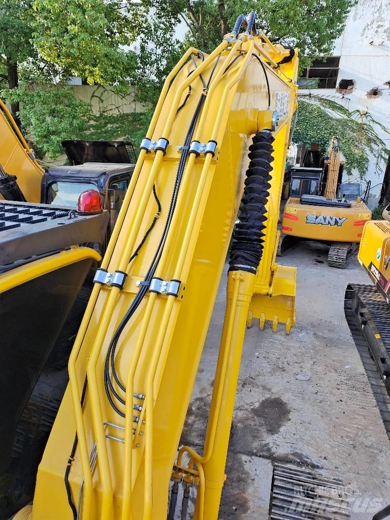 Komatsu PC 200-8 履带挖掘机