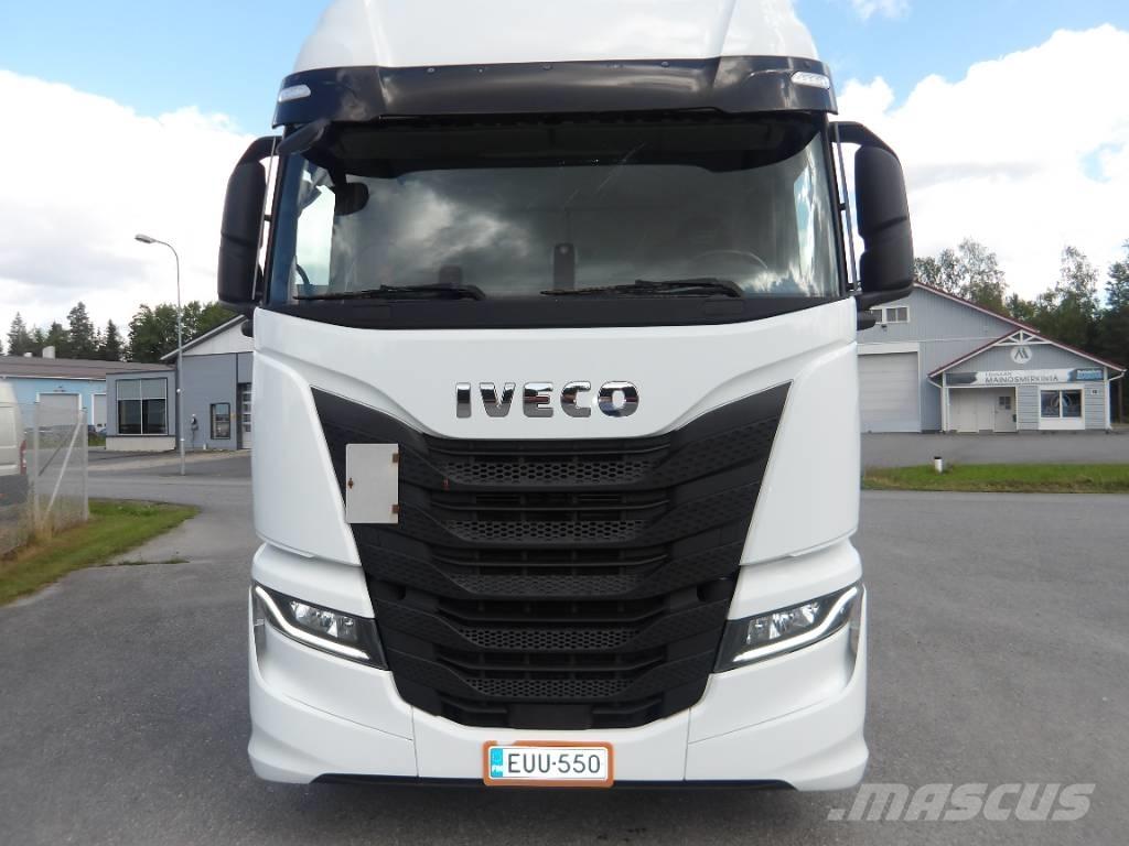 Iveco AS 440 STX 牵引车