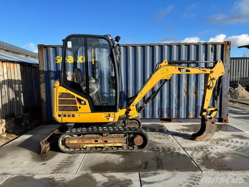 CAT 302.4 D 小型挖掘机