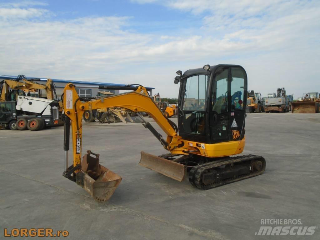 JCB 8025 ZTS 小型挖掘机