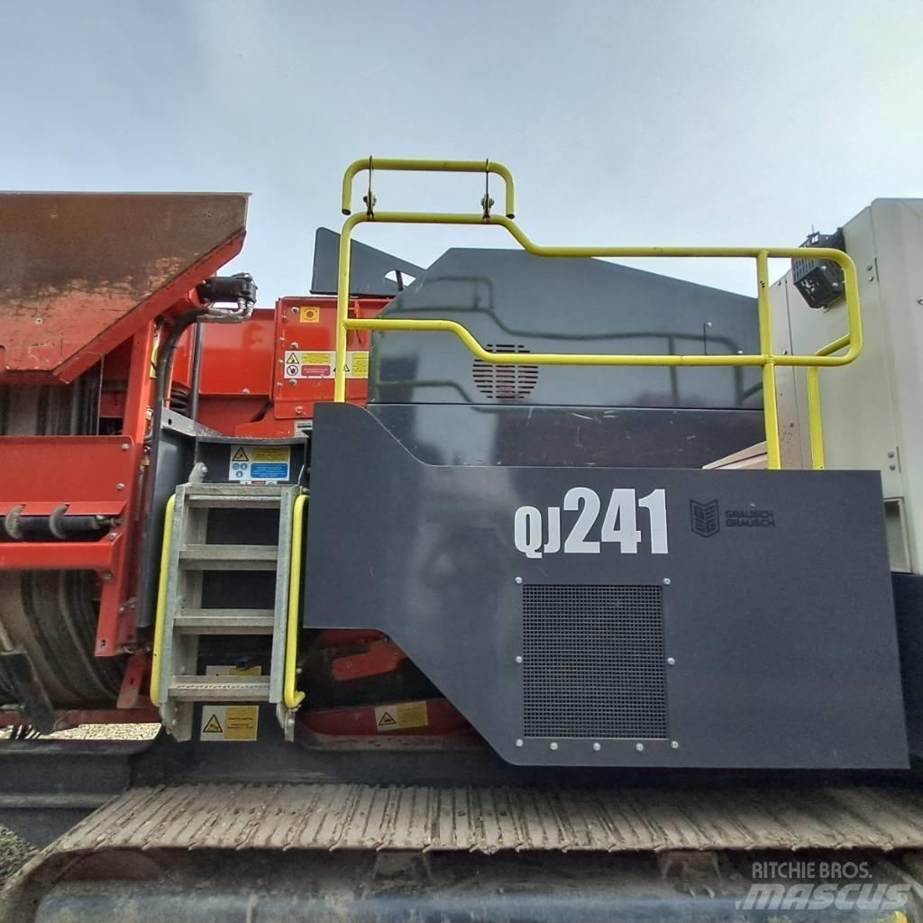 Sandvik QJ241 移动式破碎机