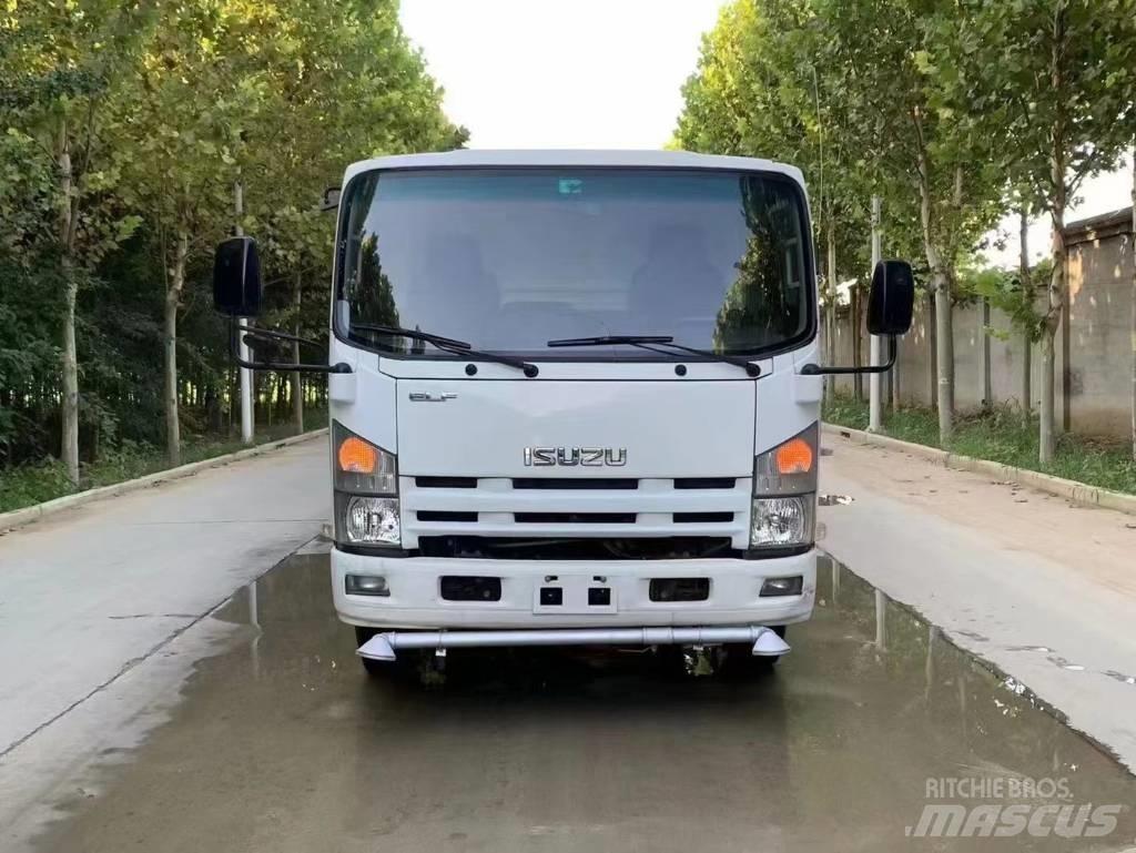 Isuzu ELF 市政车