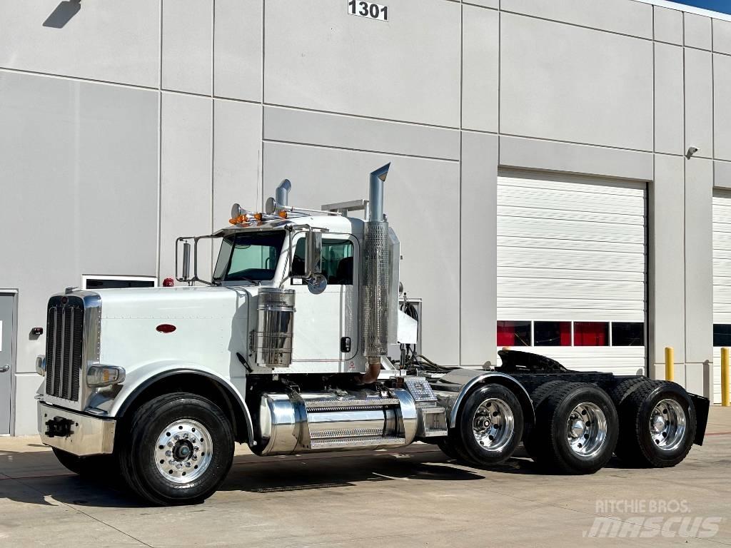 Peterbilt 388 牵引车