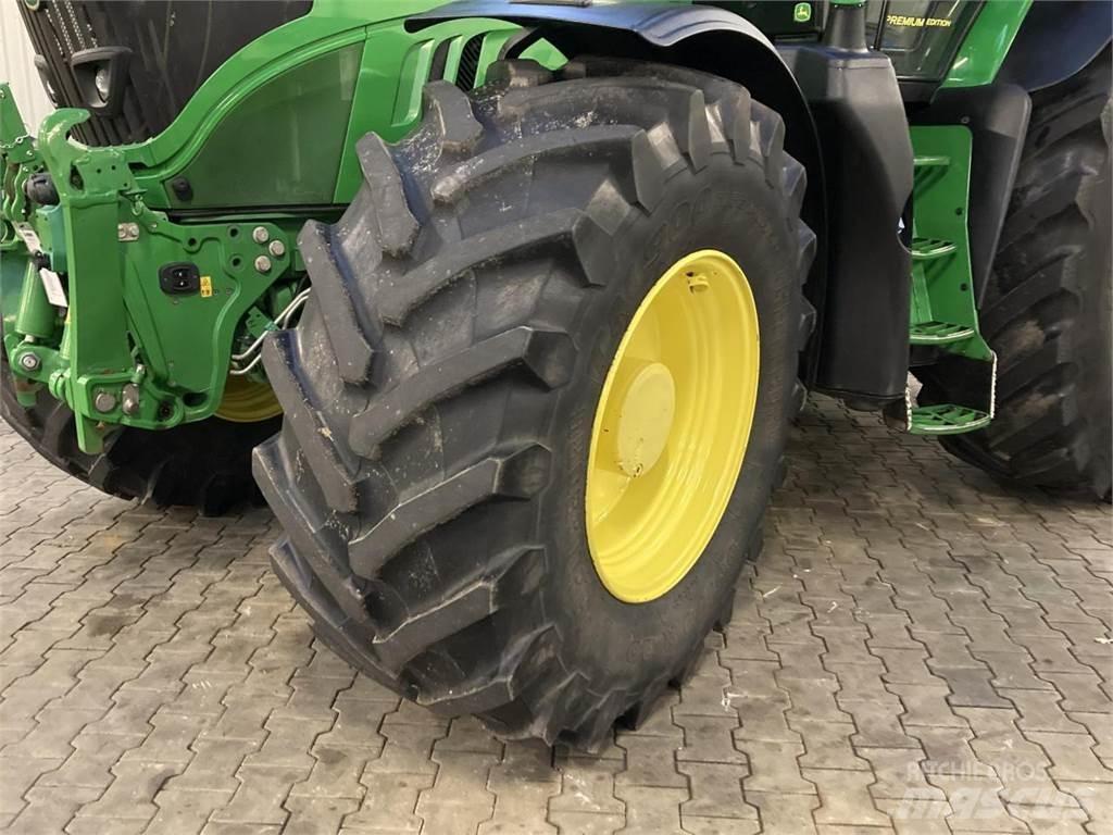 John Deere 6215R 拖拉机/农用车