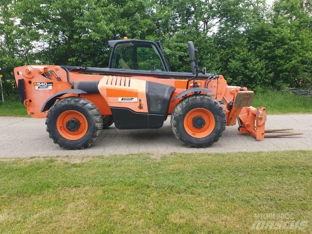 JCB 540-140 伸缩臂叉装车|叉装车