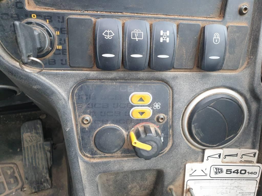 JCB 540-140 伸缩臂叉装车|叉装车