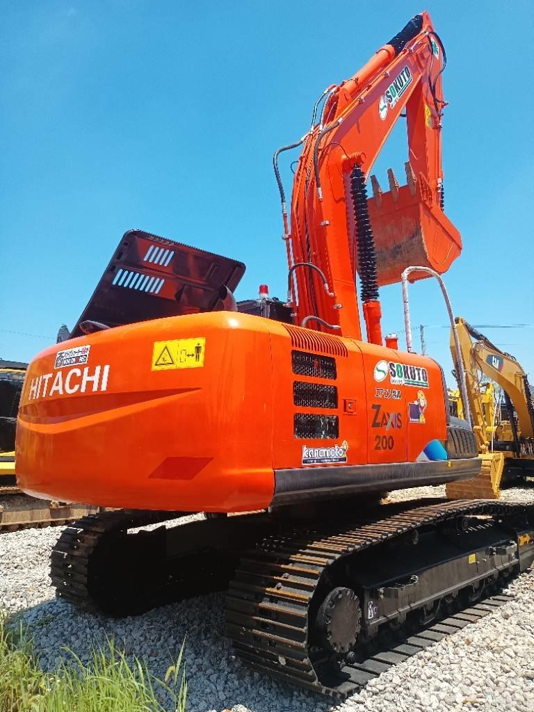 Hitachi ZX 200 中型挖掘机