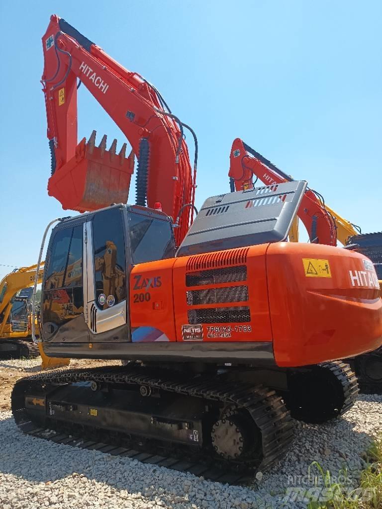 Hitachi ZX 200 中型挖掘机